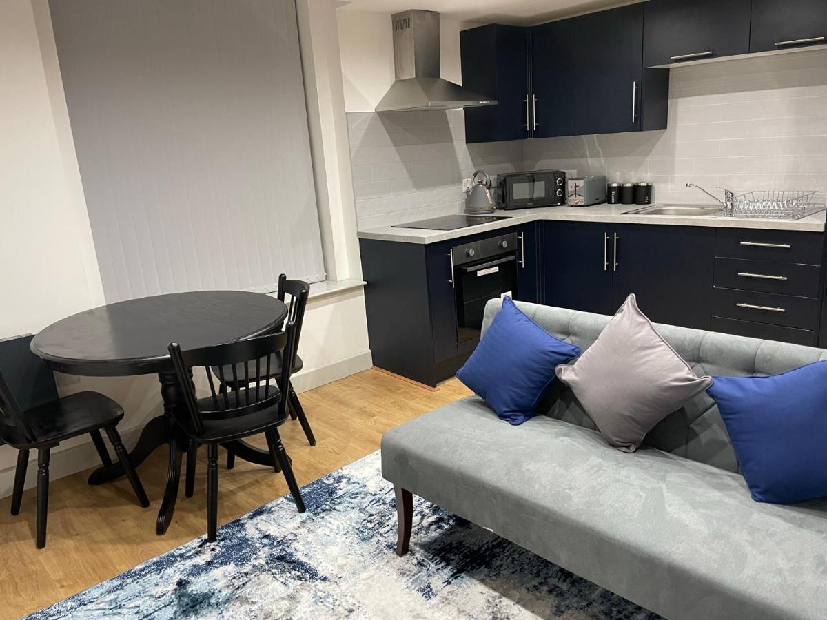 Modern - Two Bed - Apartment Located In The City Of Wolverhampton Dış mekan fotoğraf